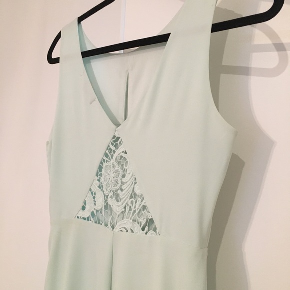 Mint green cocktail dress. - Picture 3 of 5